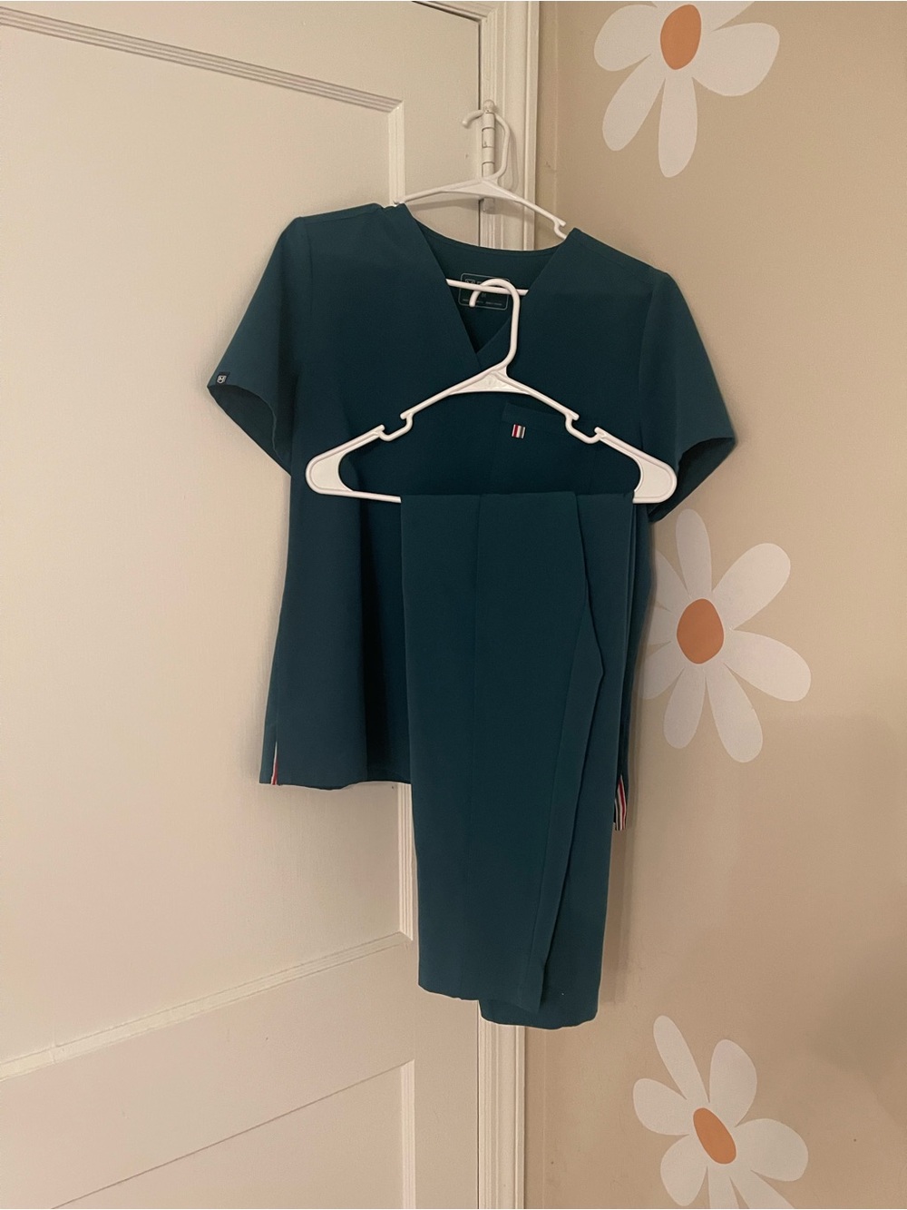 MEDICLO M/PM Green Scrub Set FYSEL recycled bottle soft material